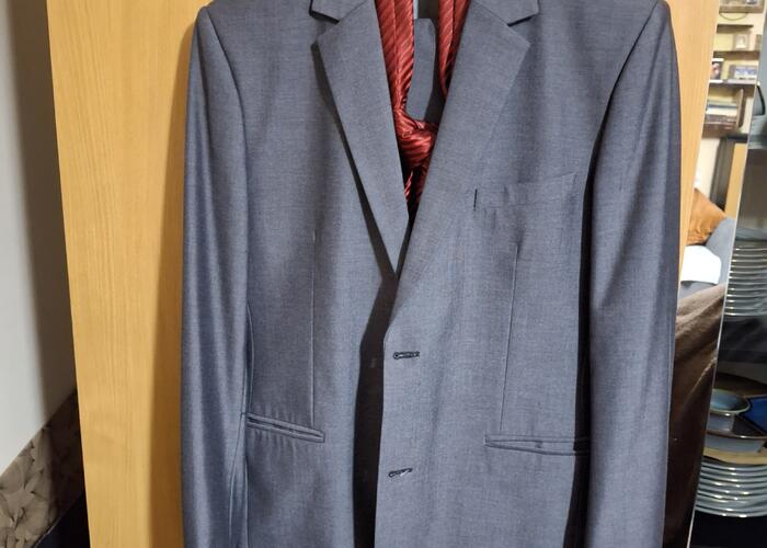 Grajewo ogłoszenia: Sprzedam  garnitur męski grafitowy  100/182  użyty 2 razy  stan...